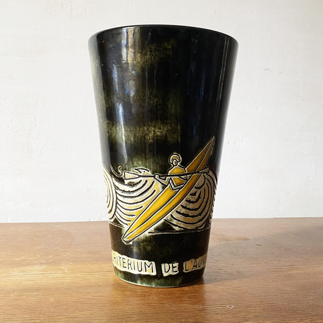 Vase trophée de Jean Varoqueaux pour la Poterie Périgordine Critérium de l' Auvézère 1966