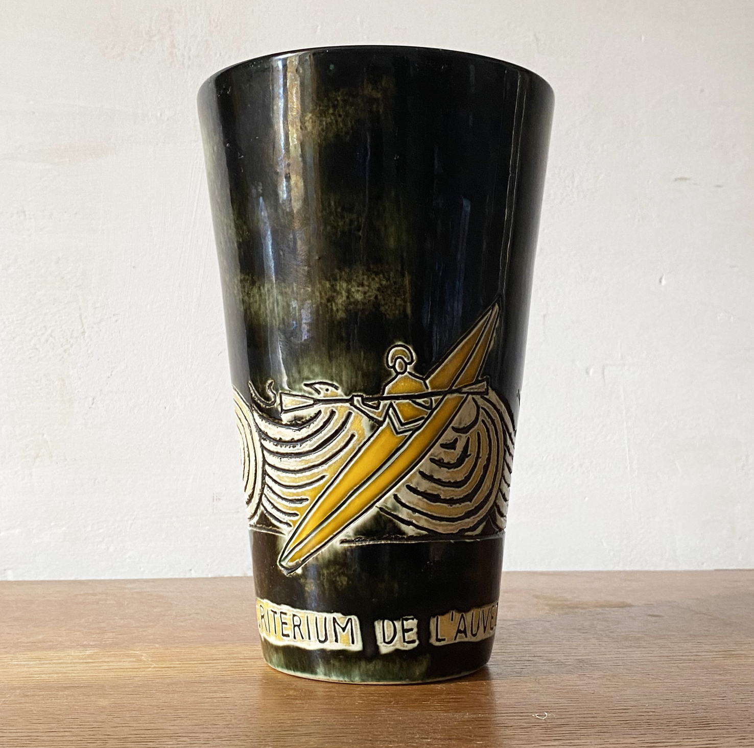 Vase trophée de Jean Varoqueaux pour la Poterie Périgordine Critérium de l' Auvézère 1966