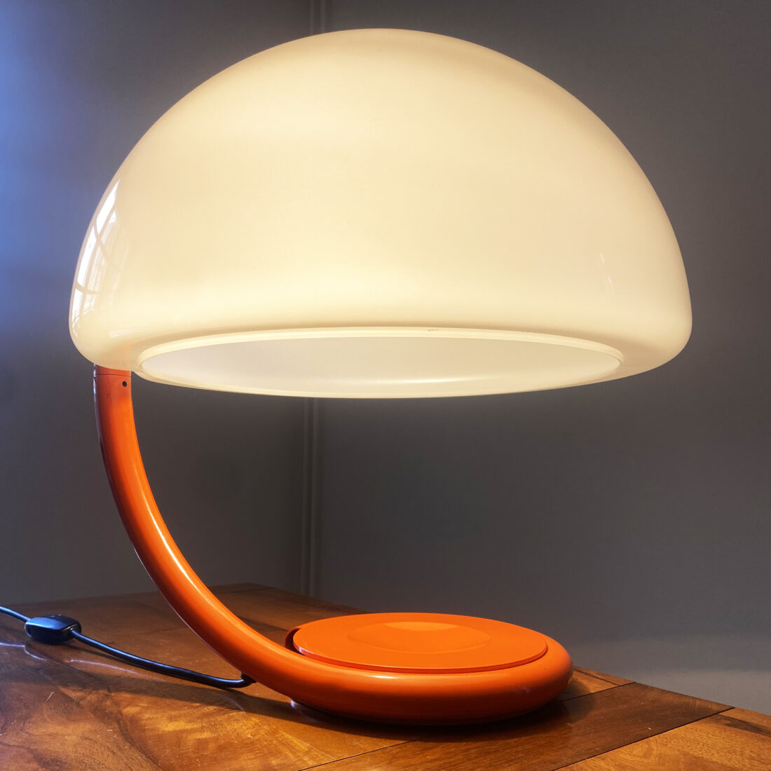 Lampe Serpente orange d'Élio Martinelli pour Martinelli Luce