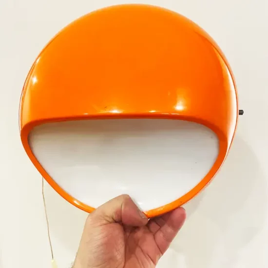 1 applique 4035 de Gerd Lange pour Kartell orange années 70