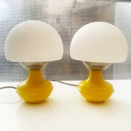 Paire de lampes space âge jaune années 60 (Italie)